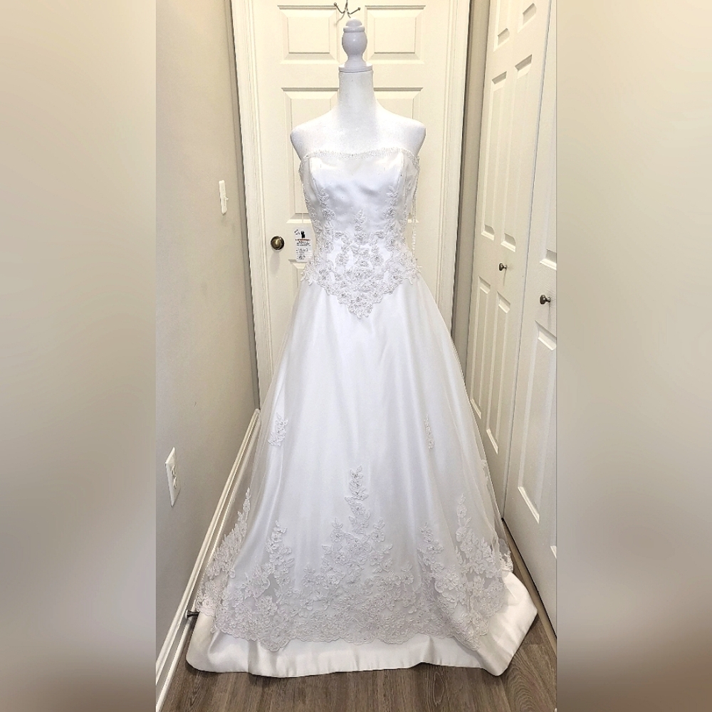 Anjolique Gorgeous White Boutique Gown Dress w/ Long Train - Picture 2 of 16